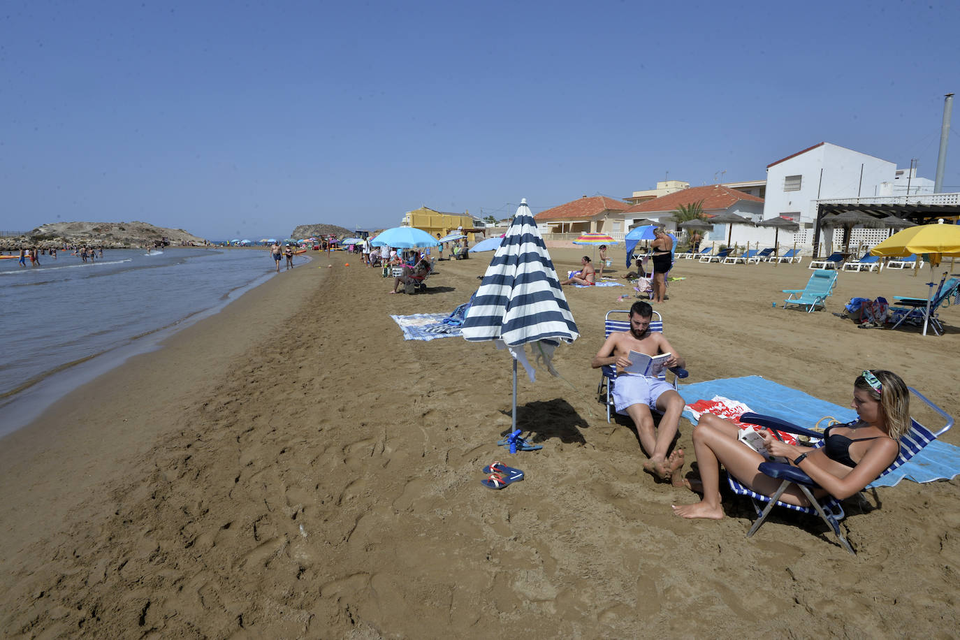 Fotos: Veraneantes de Puerto de Mazarrón deciden regresar a sus hogares por los rebrotes