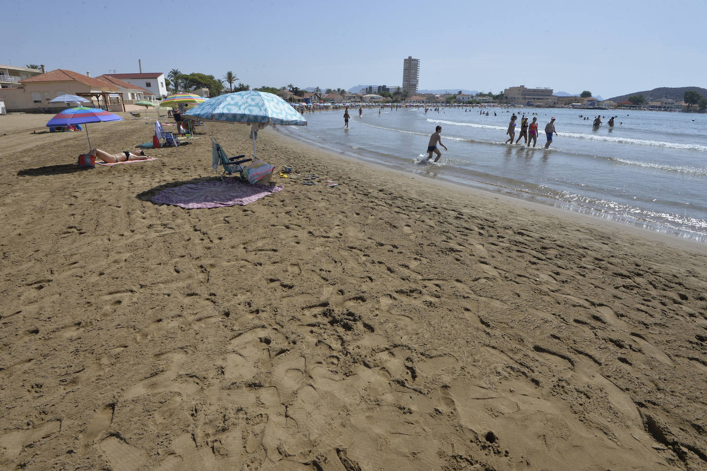 Fotos: Veraneantes de Puerto de Mazarrón deciden regresar a sus hogares por los rebrotes