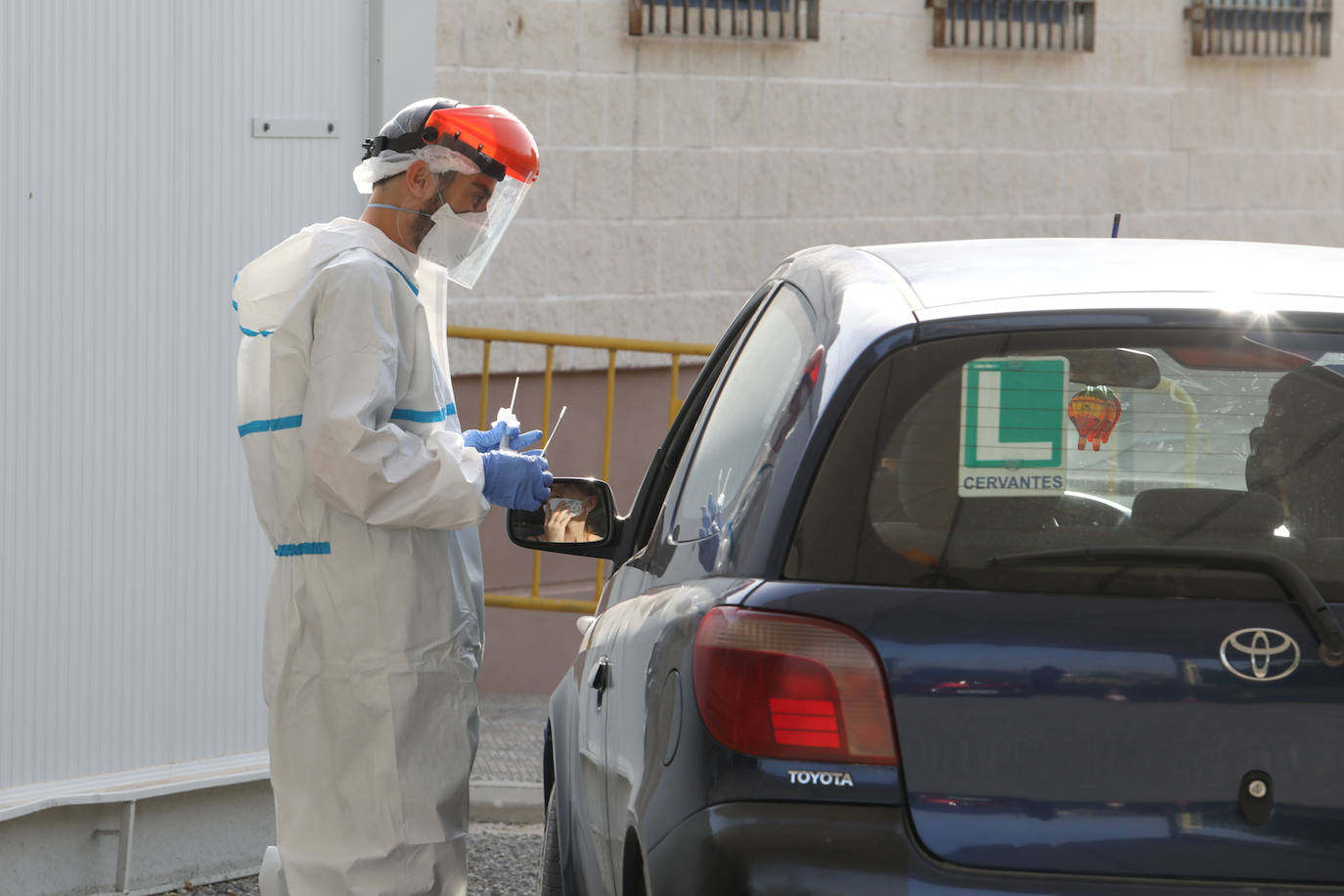 Fotos: Récord de PCR en Lorca para tratar de atajar un brote que sigue en expansión