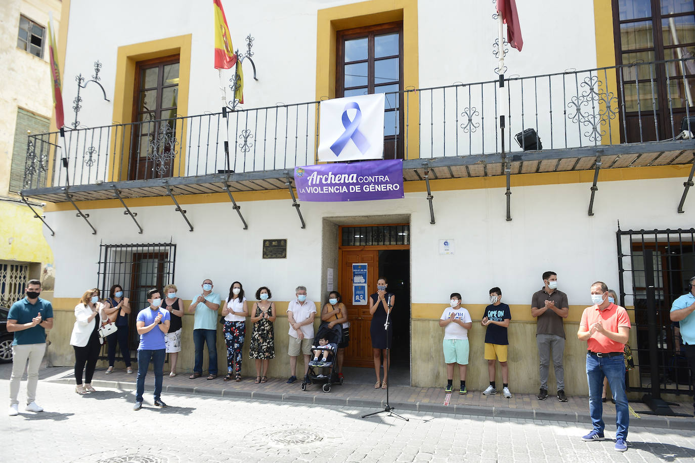 Fotos: Concentración contra la violencia de género en Archena