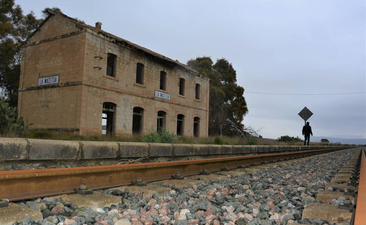 La vía, a su paso por Cieza.