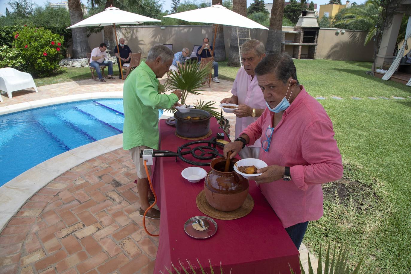 Fotos: Federico Trillo participa en un concurso de michirones en Cabo de Palos