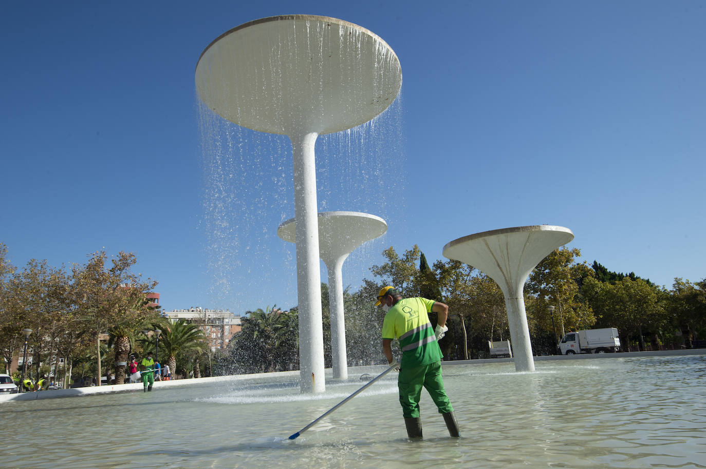 Fotos: Trabajos de limpieza y desinfección diarios en los parques de Murcia
