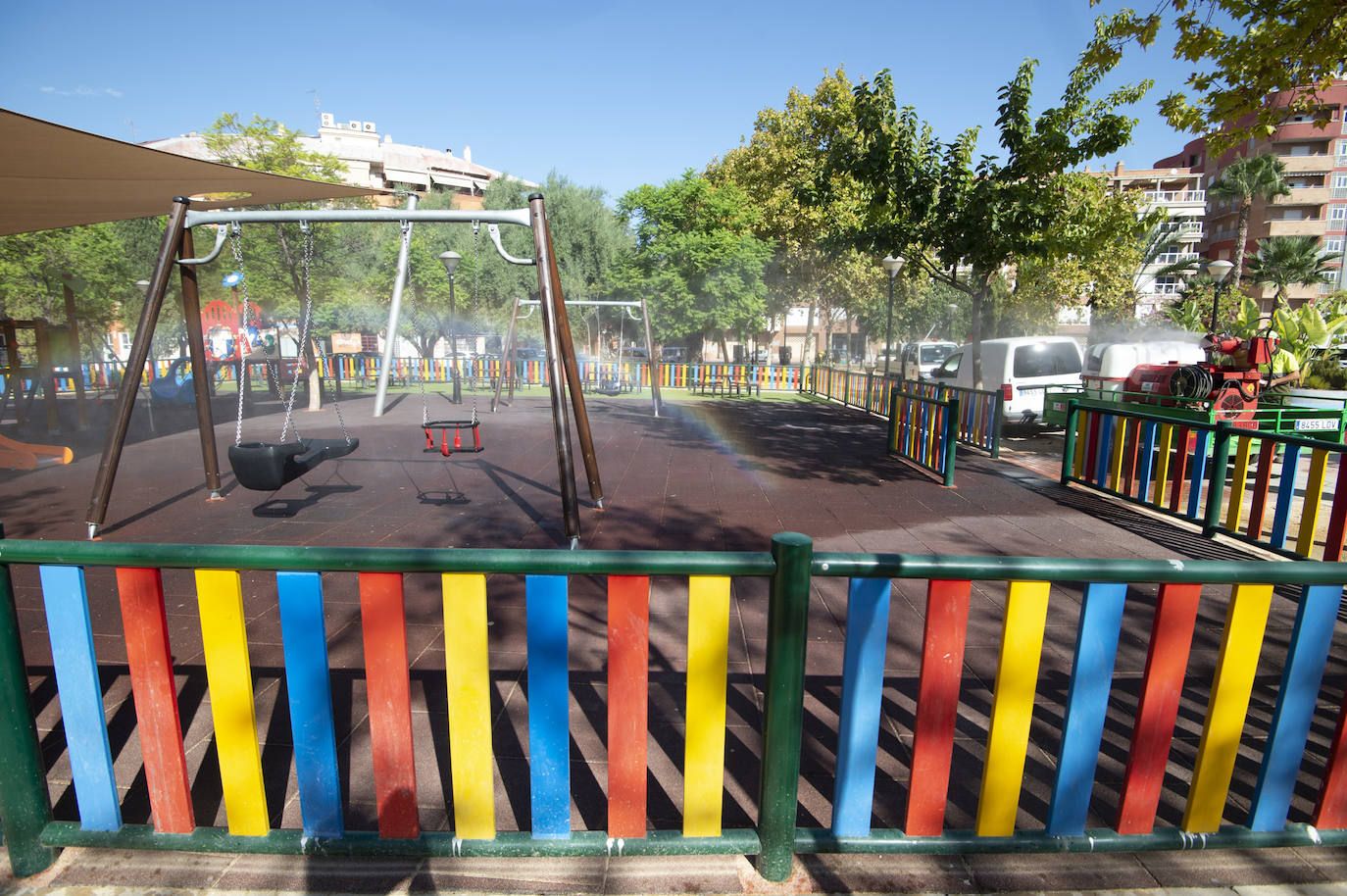 Fotos: Trabajos de limpieza y desinfección diarios en los parques de Murcia