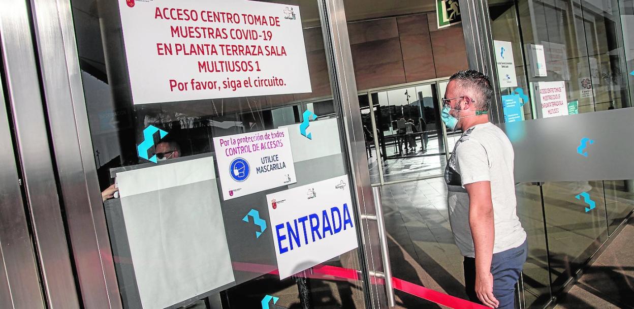 Accesos al 'circuito Covid' del Hospital Santa Lucía. 