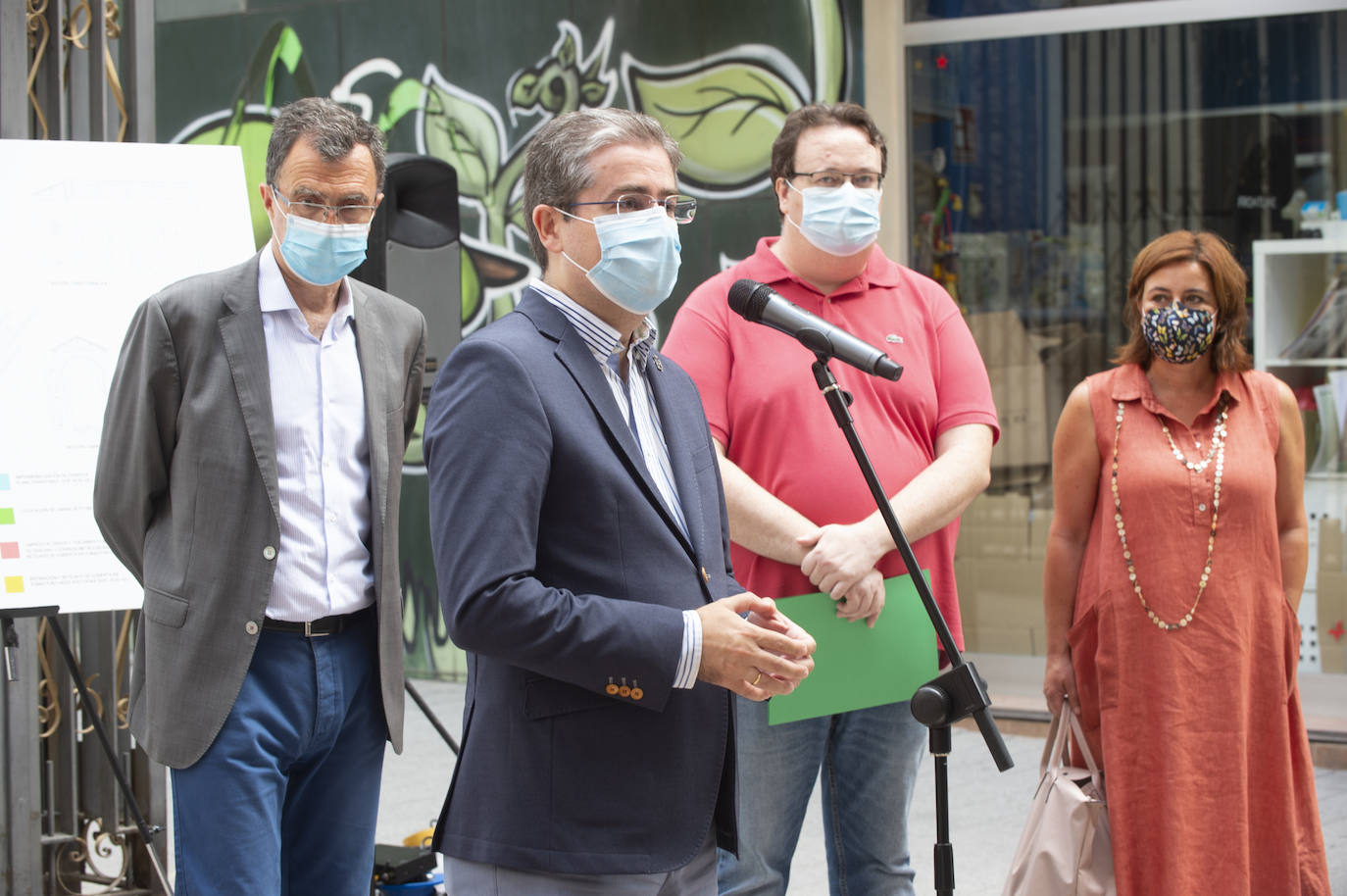 Fotos: El Ayuntamiento de Murcia rehabilitará las cubiertas y fachadas de la Ermita del Pilar