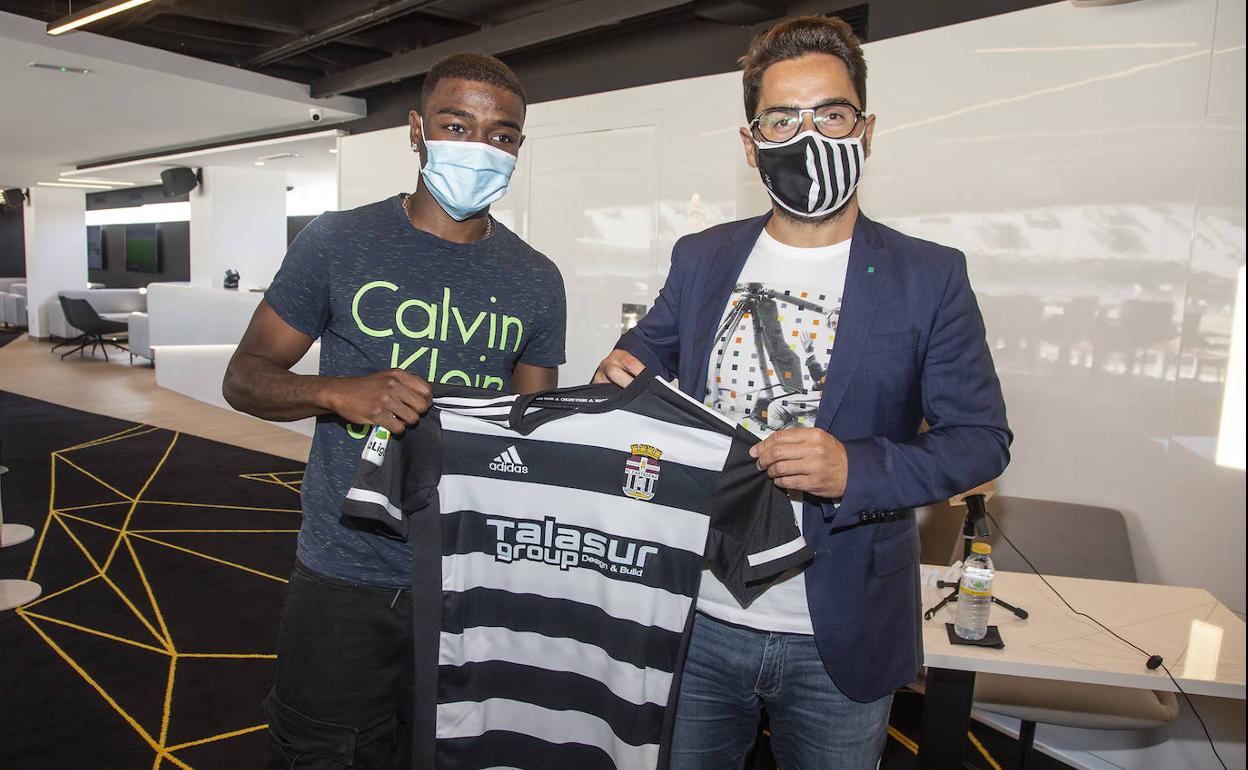 William de Camargo, junto a Paco Belmonte, este martes.