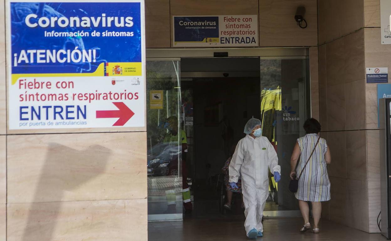 Uno de los accesos al hospital Santa Lucía, en Cartagena, la semana pasada.