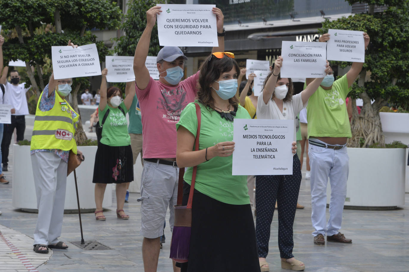 Fotos: Concentración de la Marea Verde contra las medidas del inicio escolar