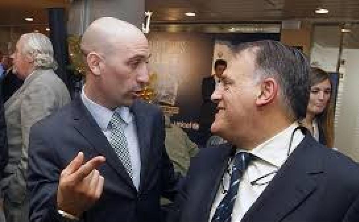 Luis Rubiales y Javier Tebas, presidentes de la FEF y LaLiga. 