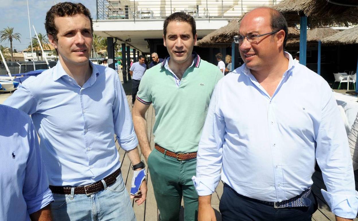 Pablo Casado, Teodoro García Egea y Pedro Antonio Sánchez, en un acto en el año 2015. 