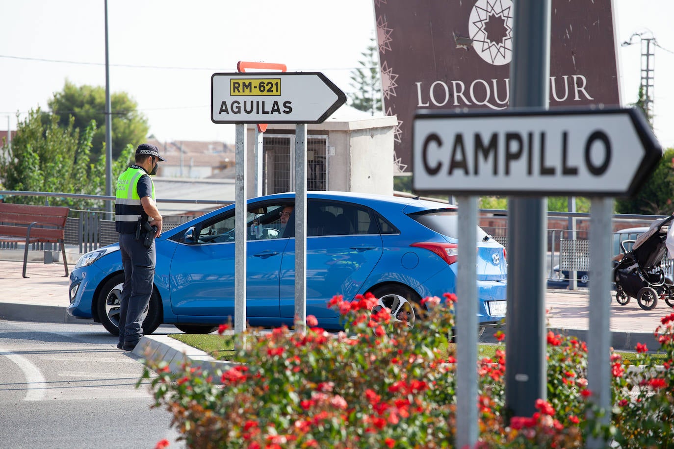 Fotos: El casco urbano de Lorca queda blindado en el primer día de la Fase 1