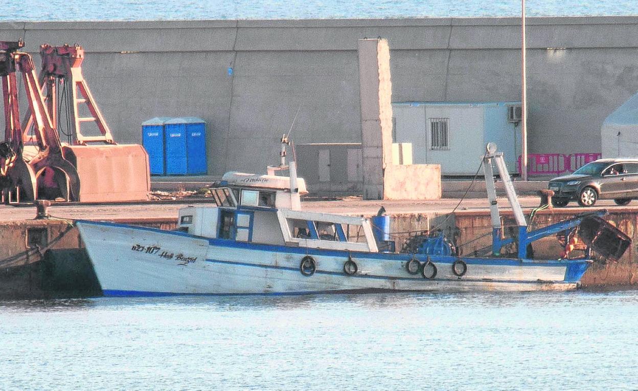 El pesquero 'Hadj Bouzid', atracado en el muelle de Escombreras el viernes pasado. 