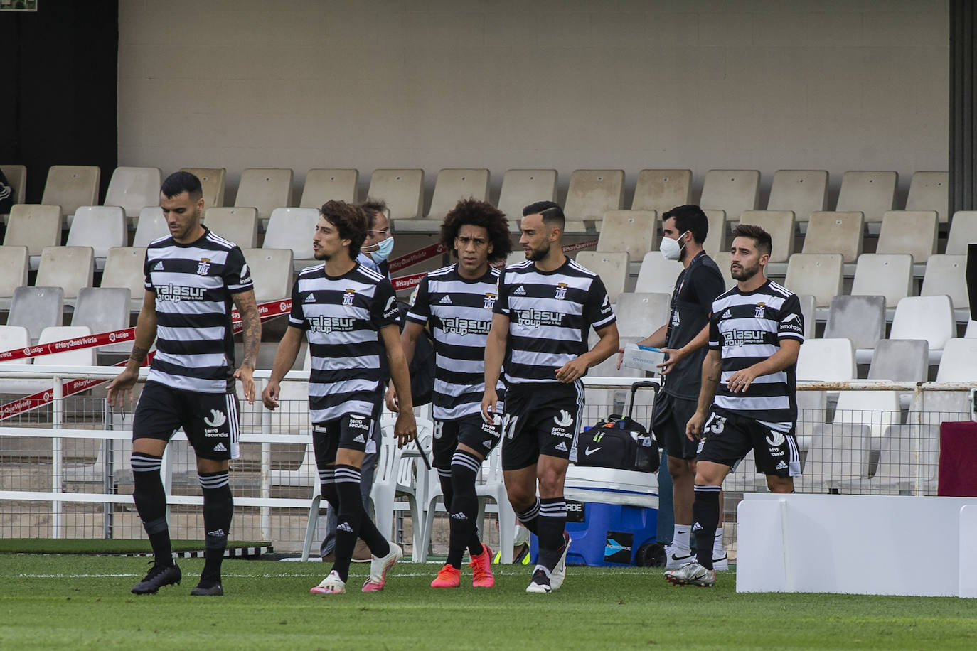 Fotos: Primer disgusto para un Efesé demasiado verde