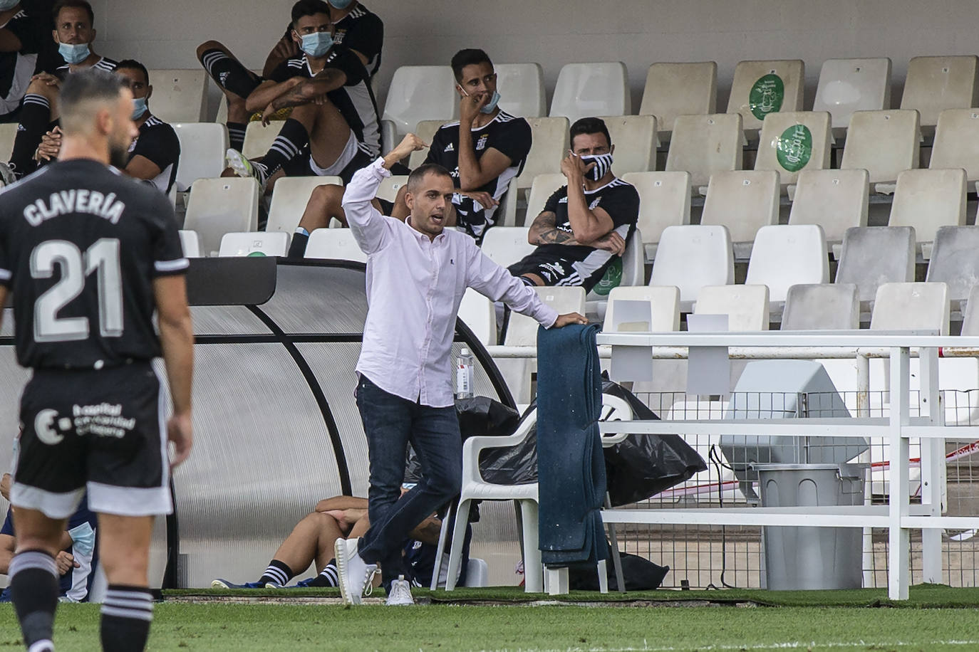 Fotos: Primer disgusto para un Efesé demasiado verde