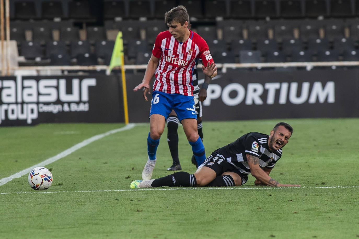 Fotos: Primer disgusto para un Efesé demasiado verde
