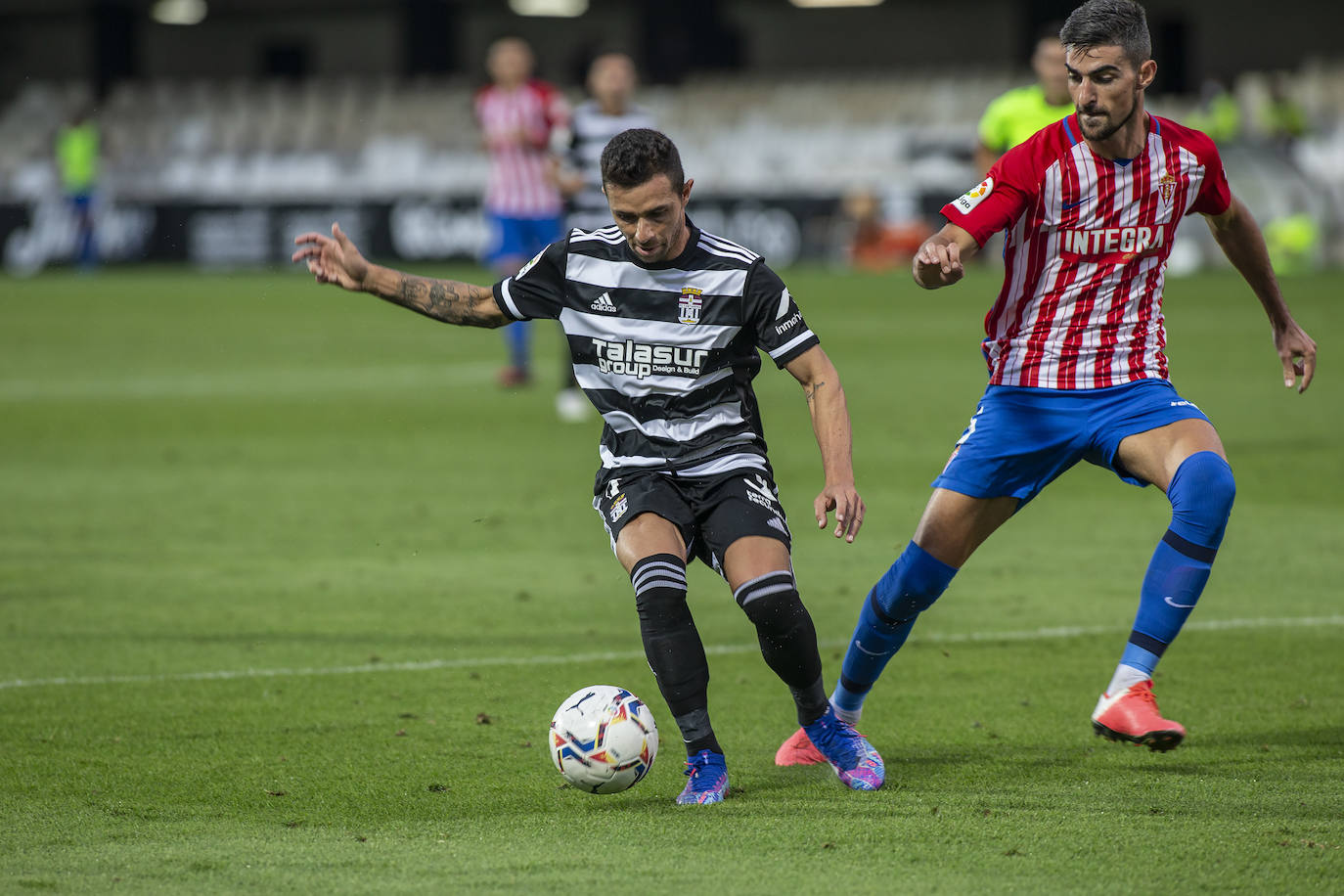 Fotos: Primer disgusto para un Efesé demasiado verde