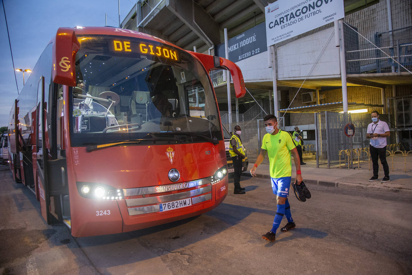 Fotos: Primer disgusto para un Efesé demasiado verde