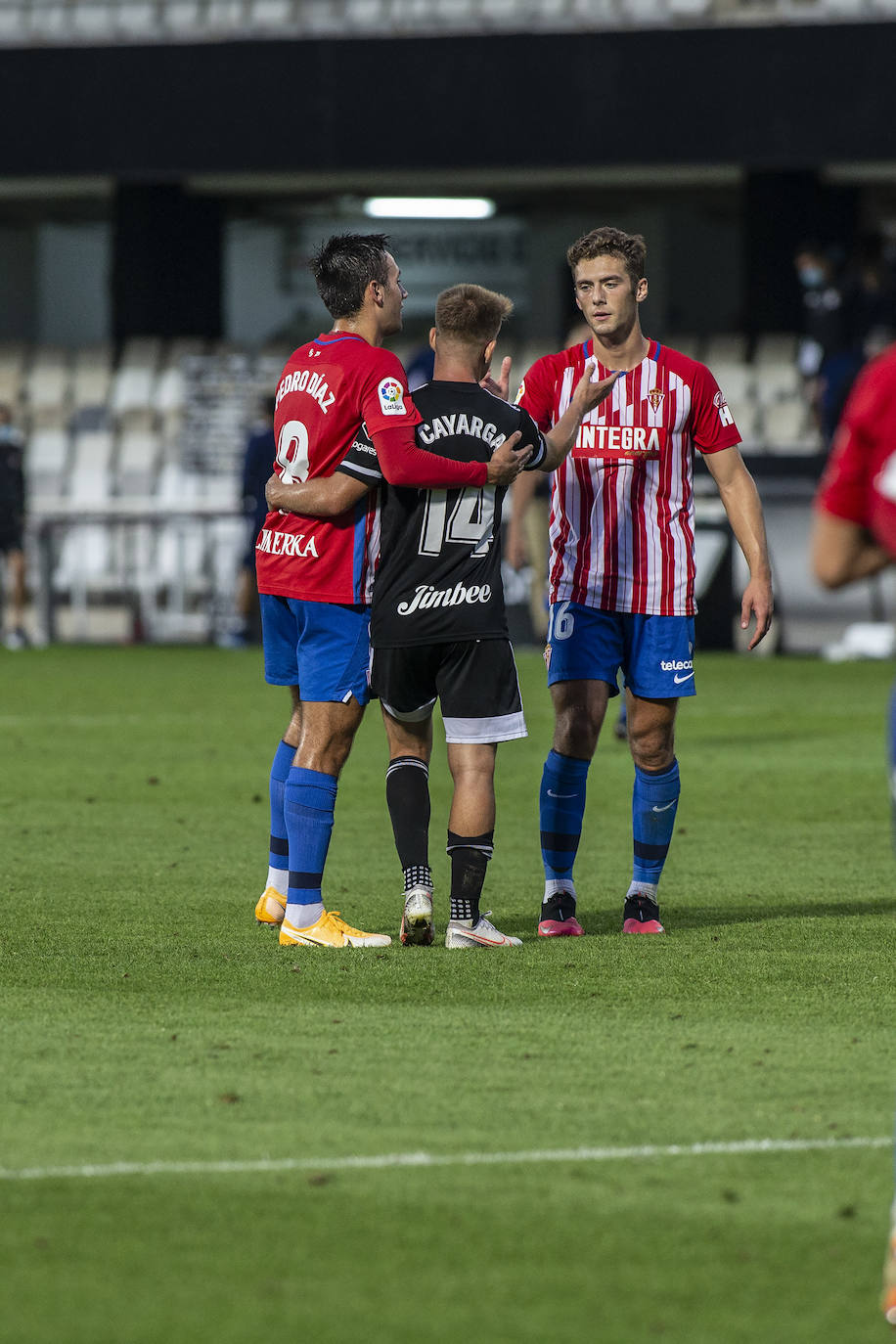 Fotos: Primer disgusto para un Efesé demasiado verde
