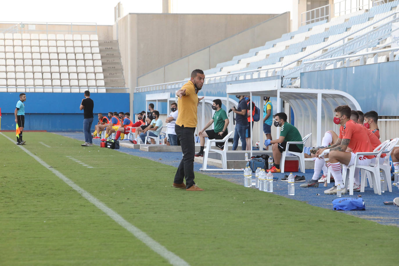 Fotos: El Lorca le da otro toque de atención al Real Murcia