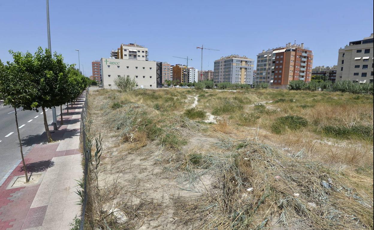 La parcela donde estará ubicado en Centro Integral de Alta Resolución de la zona norte de la capital murciana.