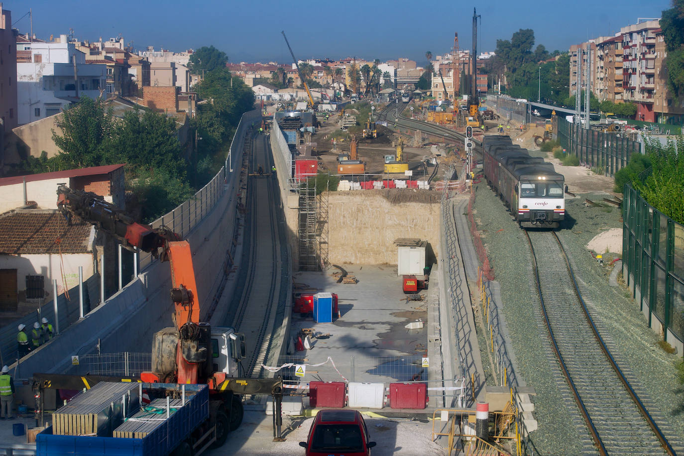 Fotos: Montan la vía para abrir el soterramiento en Murcia