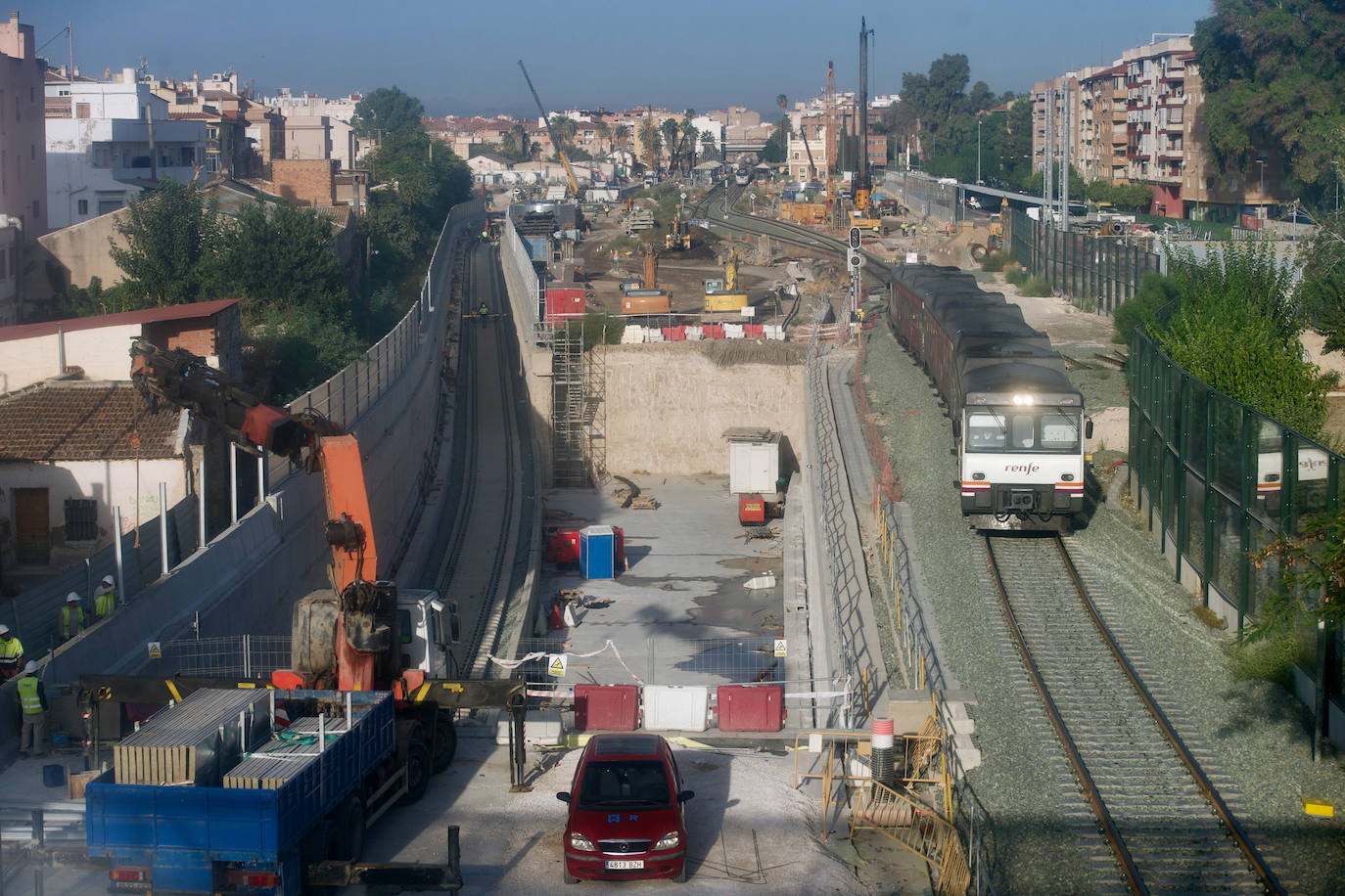 Fotos: Montan la vía para abrir el soterramiento en Murcia