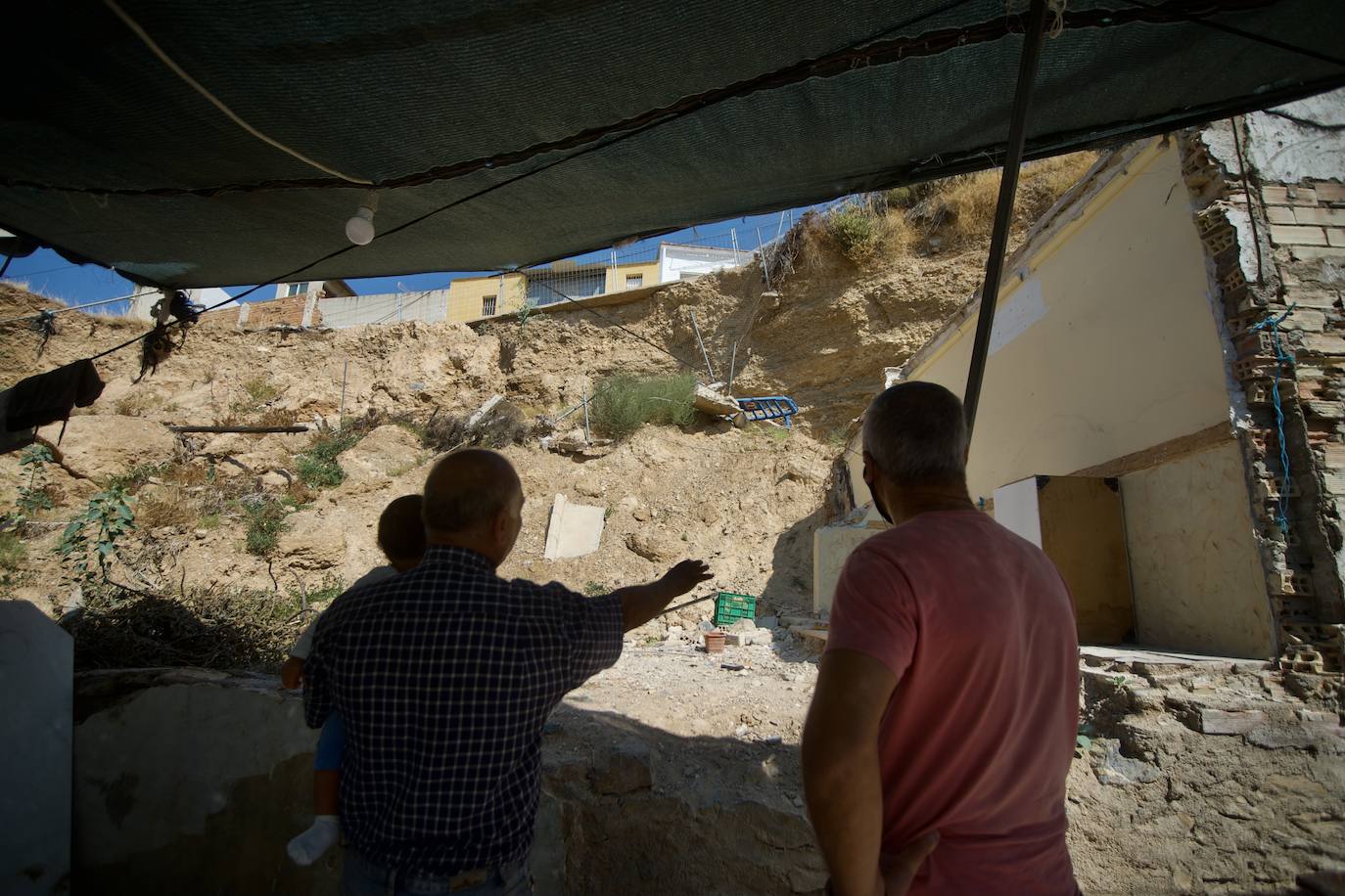 Fotos: Vecinos de Torreagüera claman por el retraso en unas «obras urgentes»