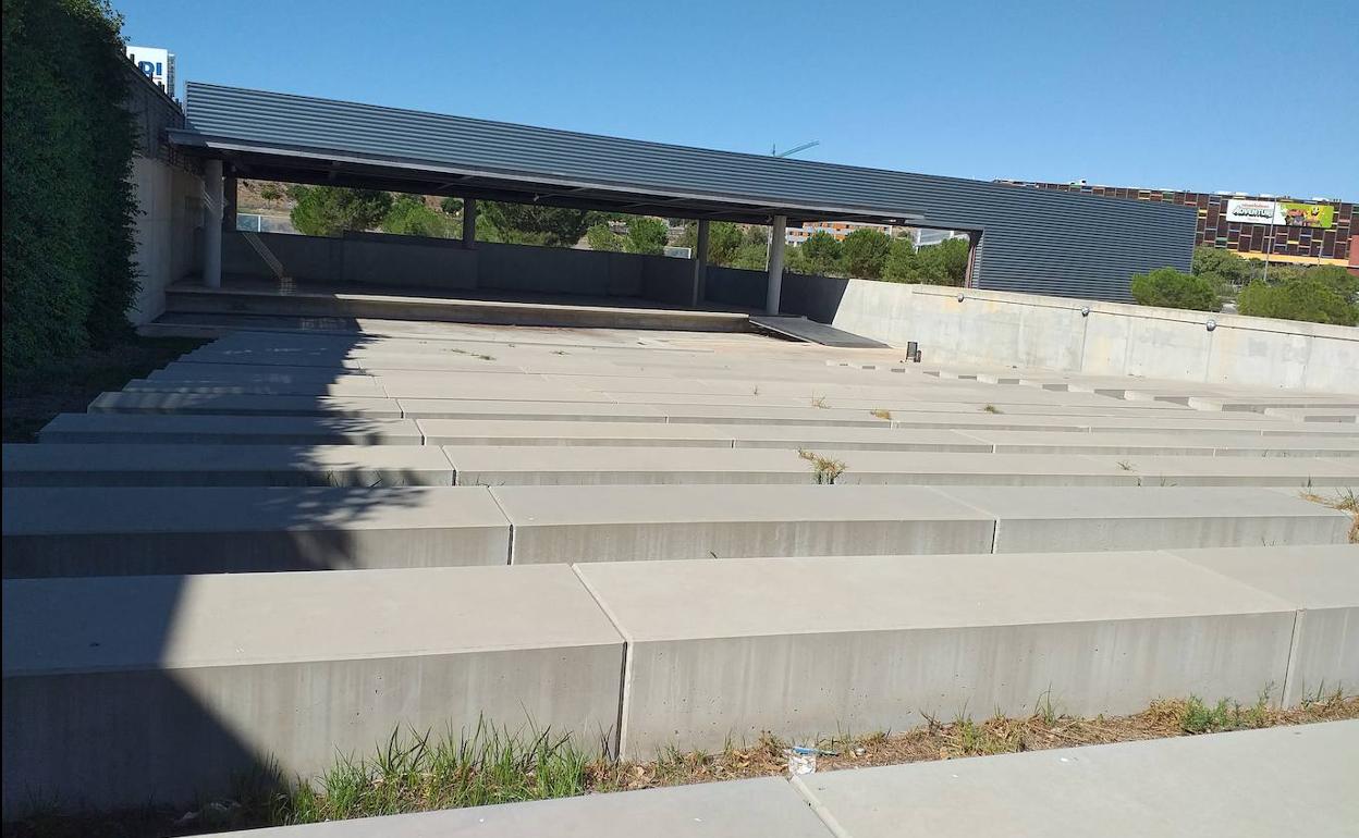 Imagen del lugar donde se ubicarán las mesas para la celebración de las elecciones generales bolivianas del próximo domingo en Murcia.