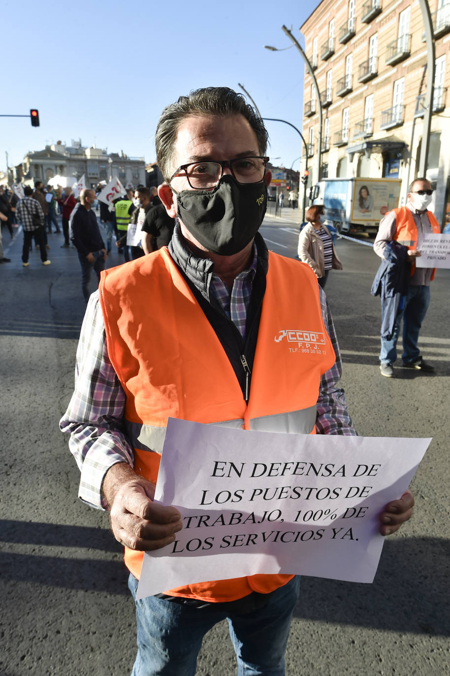 Fotos: Manifestación de los trabajadores de Latbus en Murcia