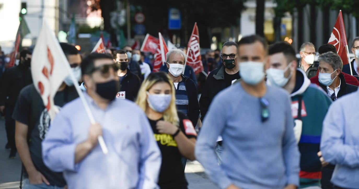 Fotos: Manifestación de los trabajadores de Latbus en Murcia