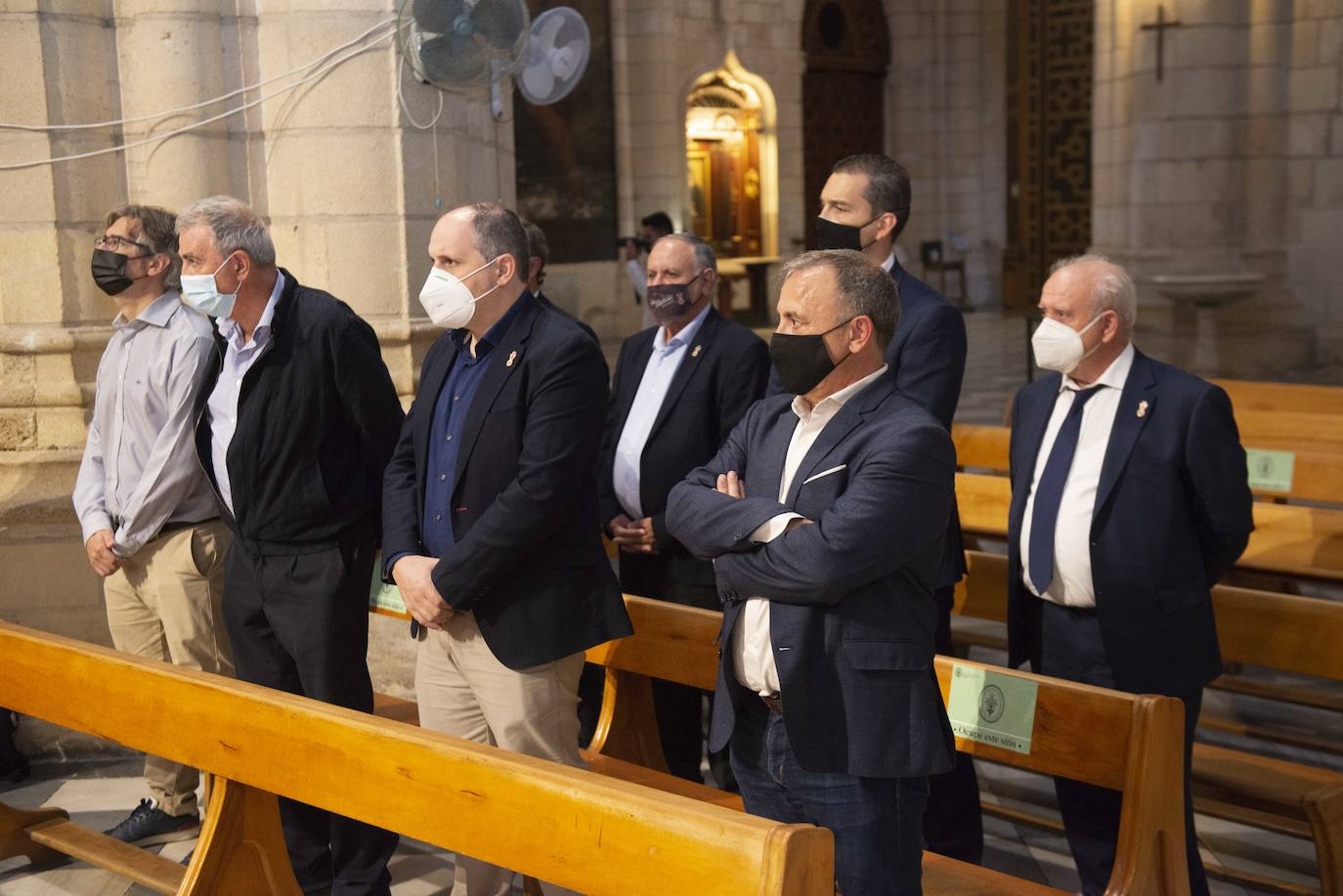 Fotos: Ofrenda floral del Murcia en la catedral