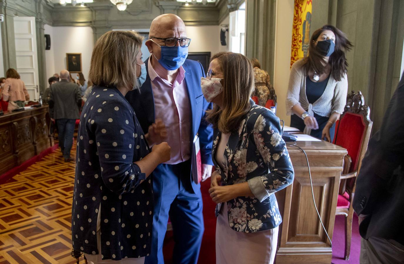 Fotos: Los vecinos de La Aljorra exigen más medios sanitarios y «vigilar» las emisiones de Sabic