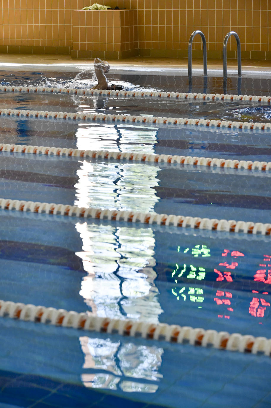 Fotos: Un &#039;GPS&#039; controlará la seguridad de los usuarios en tres piscinas climatizadas de Murcia