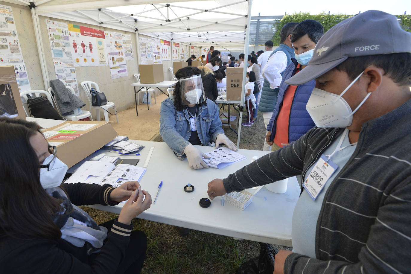 Fotos: Elecciones bolivianas en el centro comercial Thader de Murcia
