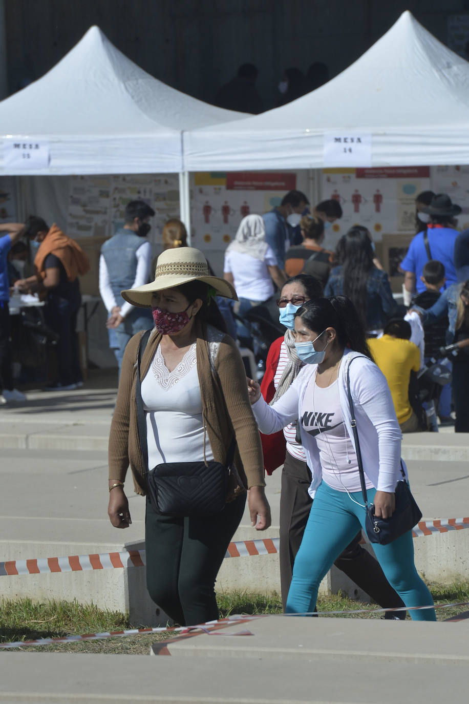 Fotos: Elecciones bolivianas en el centro comercial Thader de Murcia