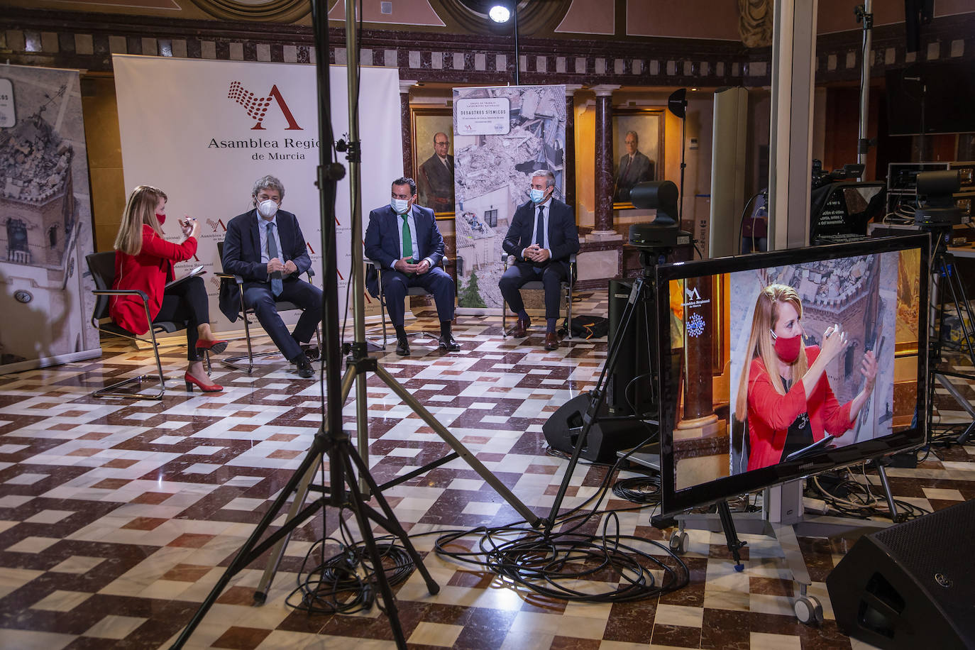 Fotos: La reconstrucción de Lorca tras el terremoto de 2011 protagoniza la jornada en la Asamblea Regional