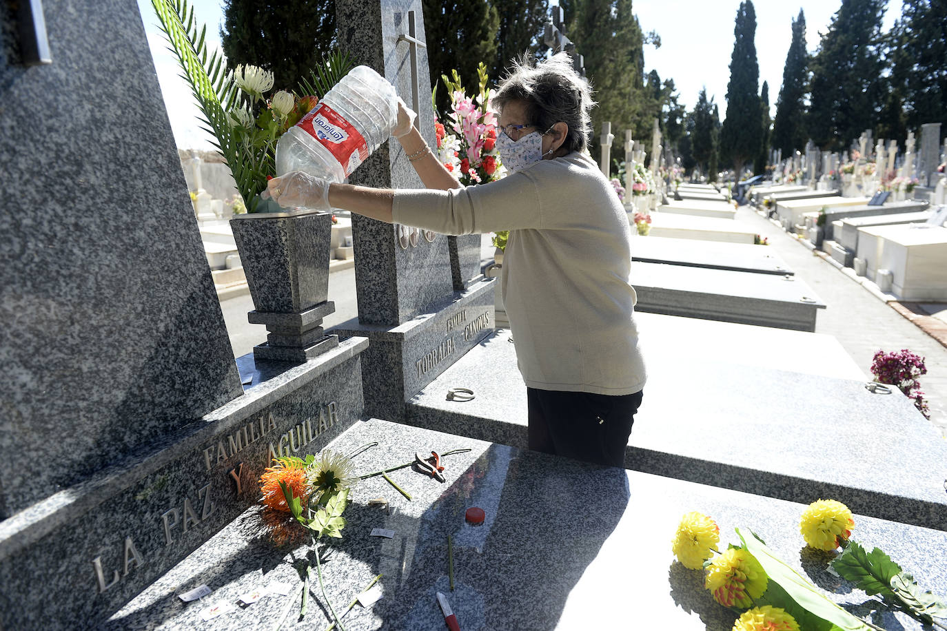 Fotos: Un circuito de entrada y salida evitará que los visitantesse agolpen en el cementerio Nuestro Padre Jesús de Murcia