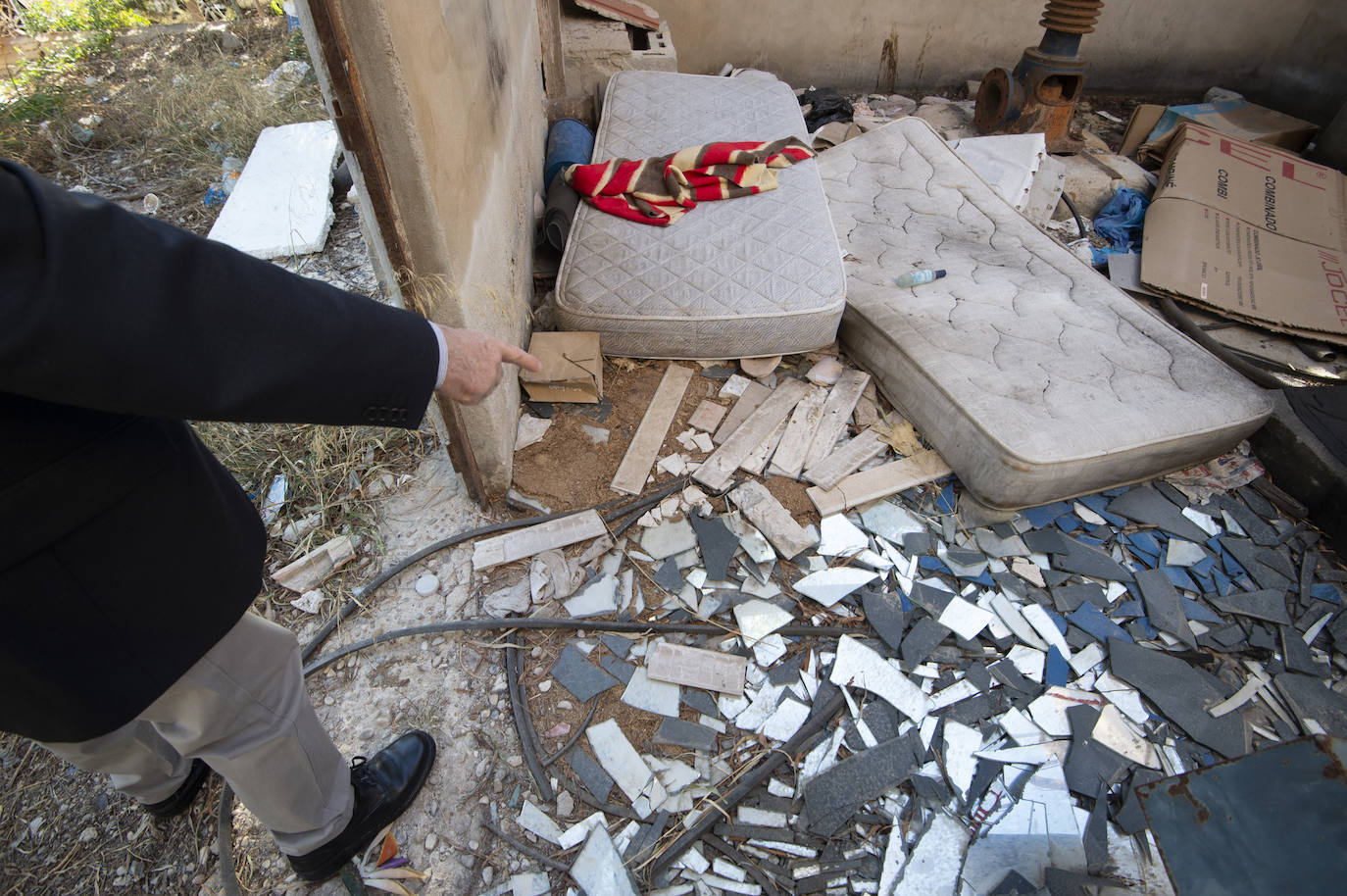 Fotos: Vecinos de Churra viven rodeados de solares con ratas