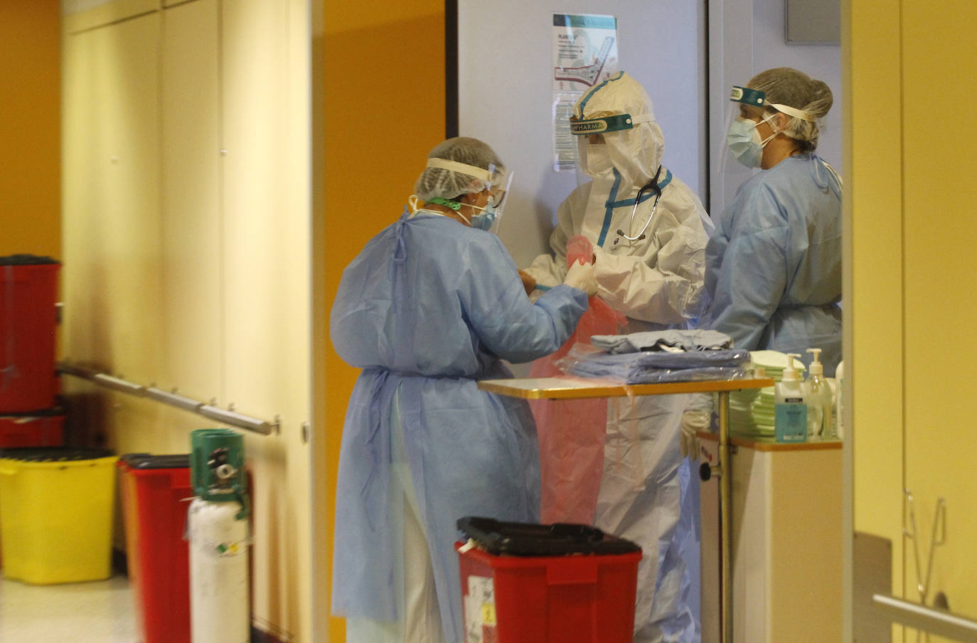 Fotos: Lucha contra la Covid en el hospital Reina Sofía de Murcia