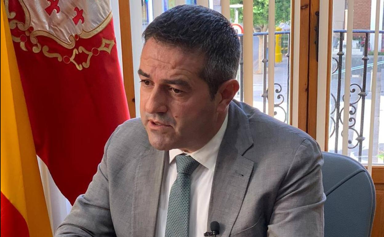 El alcalde de Alcantarilla , Joaquín Buendía, establece el cierre de parques, jardines y espacios públicos.