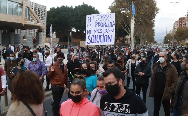 Imagen de la protesta de hosteleros en Cartagena | VÍDEO: Protesta en Murcia.