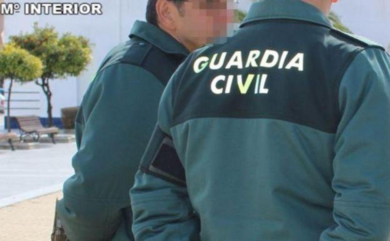 Agentes de la Guardia Civil. 