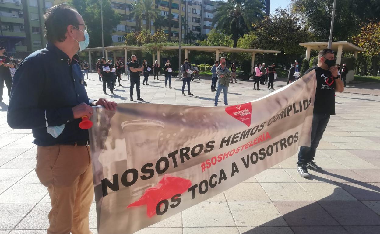 Pancarta de la concentración de hosteleros en Molina de Segura. 