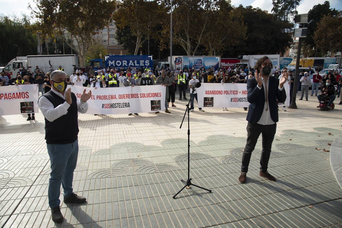 Fotos: Manifestación de hosteleros por las calles de Cartagena hasta la Asamblea Regional