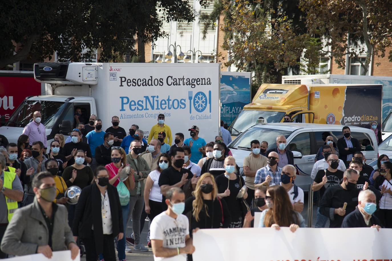 Fotos: Manifestación de hosteleros por las calles de Cartagena hasta la Asamblea Regional