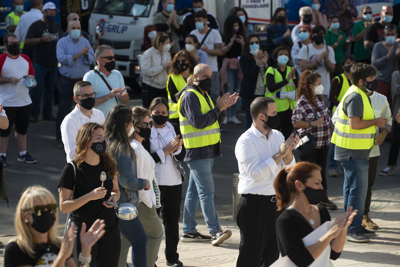 Fotos: Manifestación de hosteleros por las calles de Cartagena hasta la Asamblea Regional