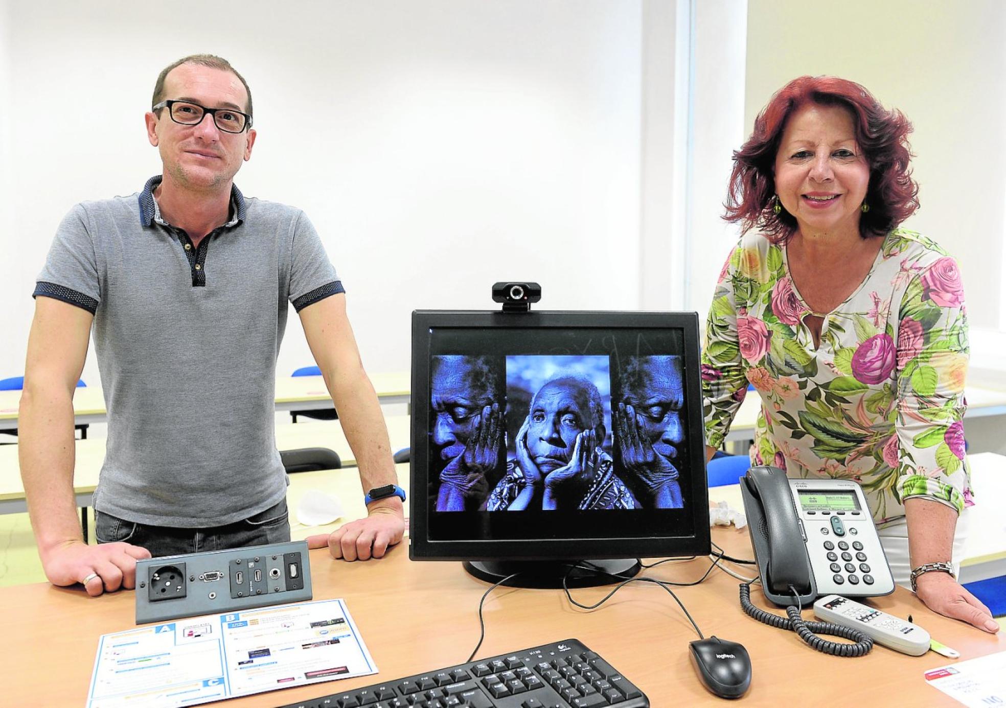 Mujer universal. Isaac David Cremades y Antonia Pagán López, profesores del departamento de Filología Francesa de la UMU. 