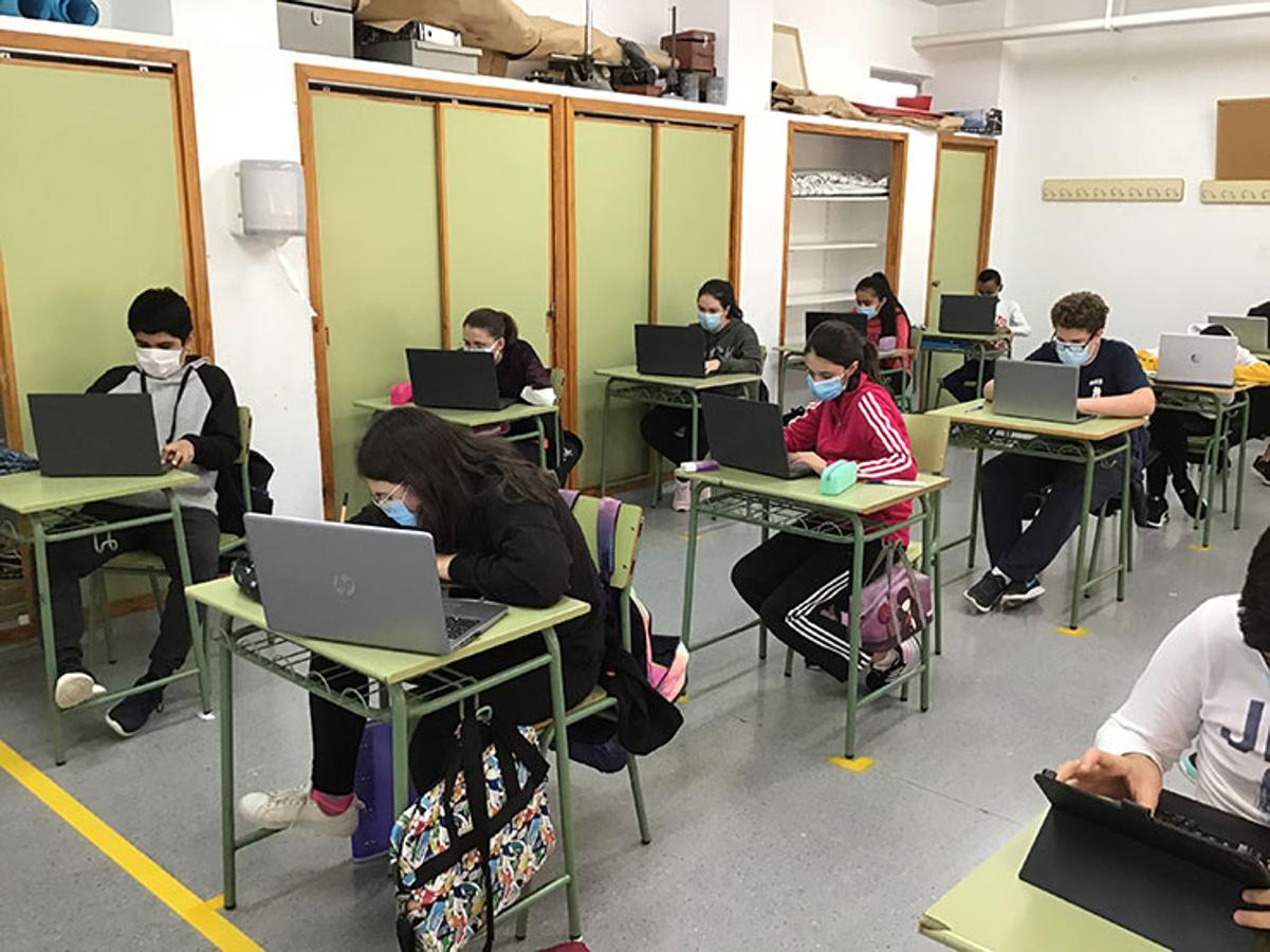 Alumnos del IES Juan de la Cierva y Codorníu (Totana)