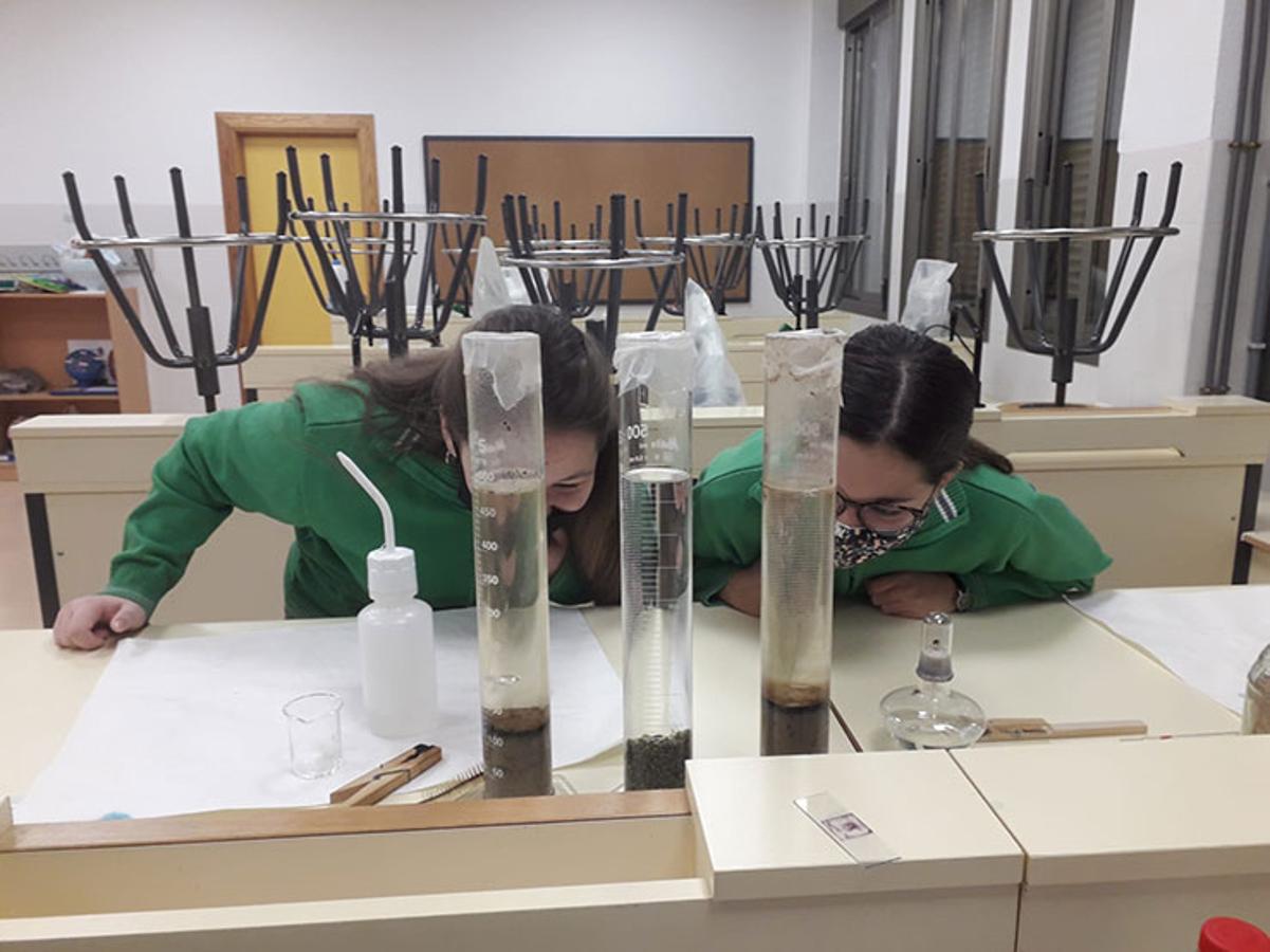 Miembros de Los Pregoneros, del colegio San Pedro Apóstol de San Pedro del Pinatar